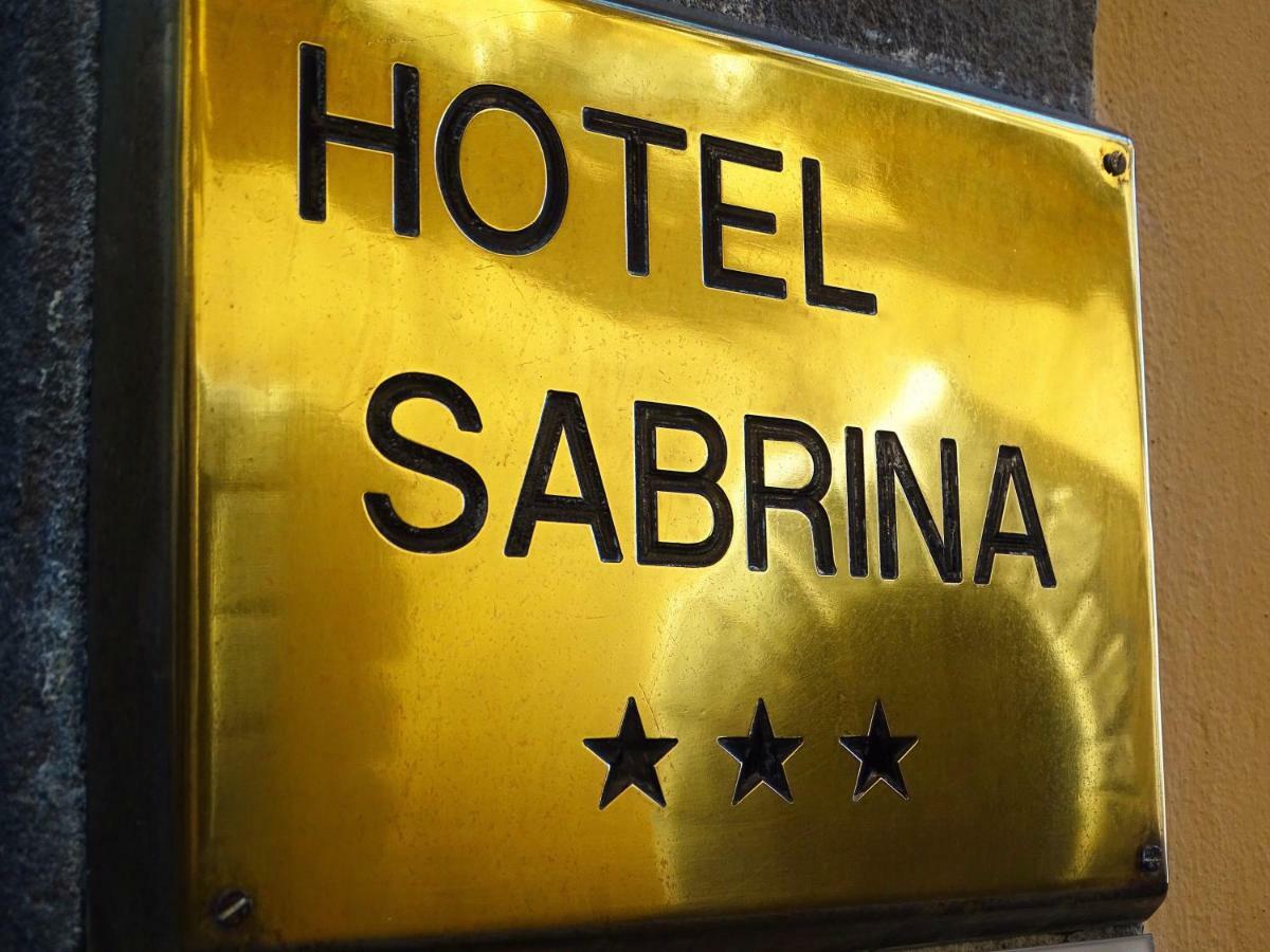 Hotel Sabrina กอร์โตนา ภายนอก รูปภาพ